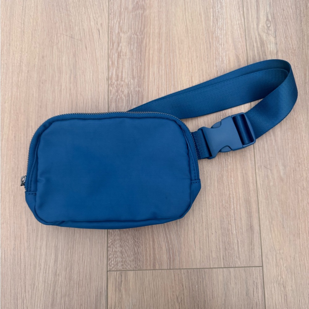 Adjustable Dark Blue Belt Bag NWOT